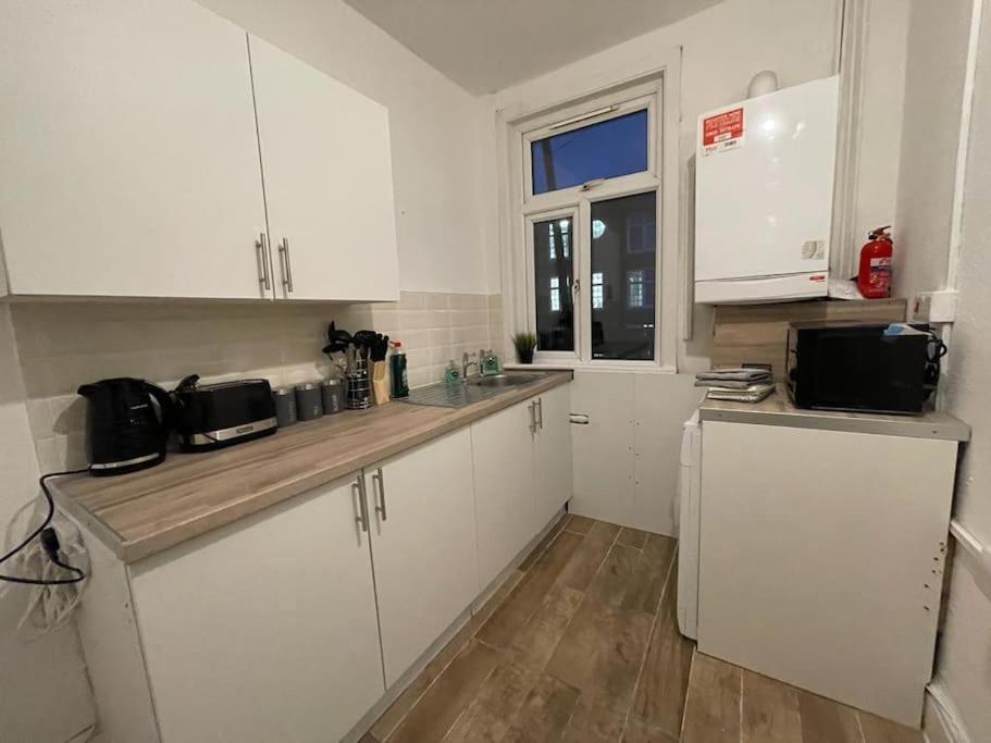 Beautiful 2 Bedroom On Tower Bridge London Exterior photo